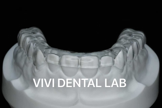 Protector bucal dental nocturno oclusal de la férula Ekodent buen ajuste alta estética